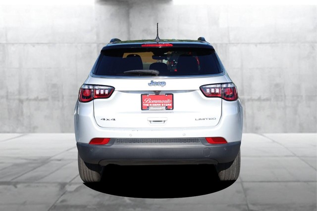 Jeep Compass Vehicle Full-screen Gallery Image 6