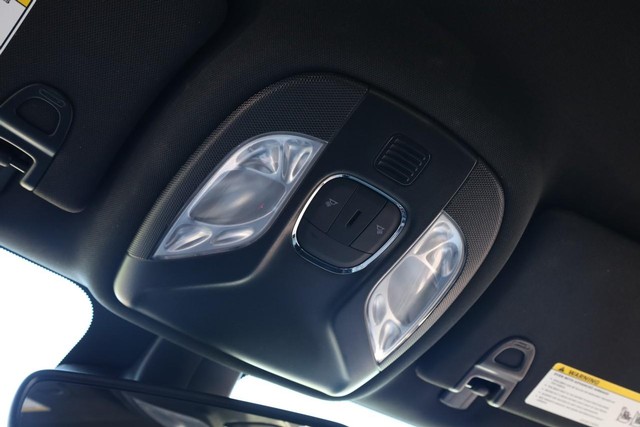 Jeep Compass Vehicle Full-screen Gallery Image 16