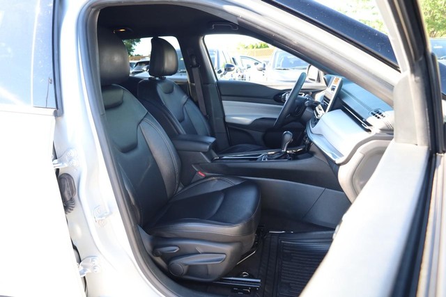 Jeep Compass Vehicle Full-screen Gallery Image 24