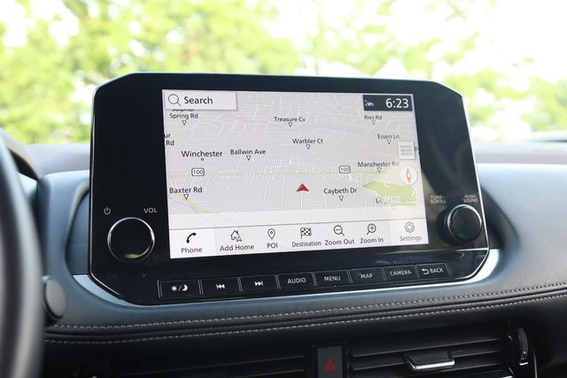 Nissan Rogue Vehicle Full-screen Gallery Image 14