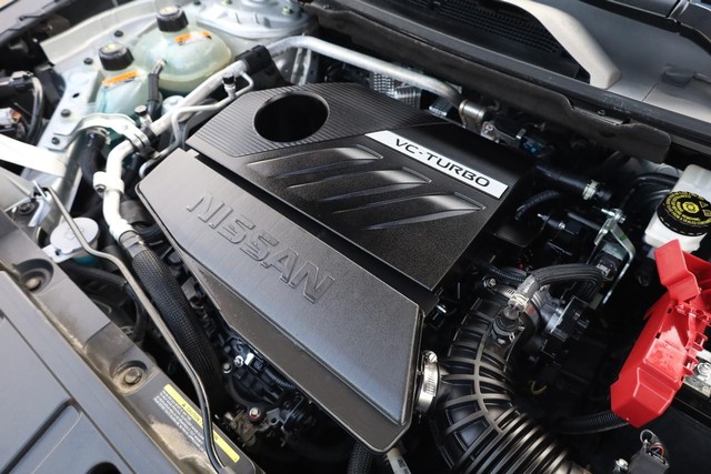 Nissan Rogue Vehicle Full-screen Gallery Image 30