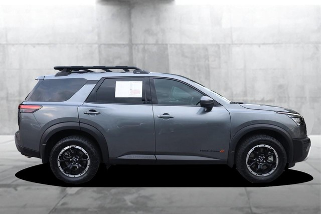 Nissan Pathfinder Vehicle Full-screen Gallery Image 5