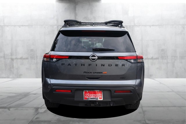 Nissan Pathfinder Vehicle Full-screen Gallery Image 6