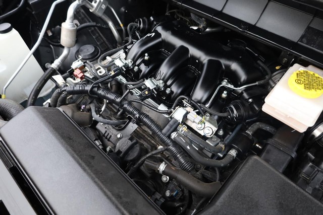 Nissan Pathfinder Vehicle Full-screen Gallery Image 28