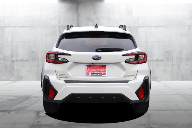 Subaru Crosstrek Vehicle Full-screen Gallery Image 6