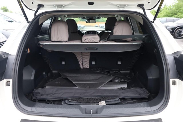 Subaru Crosstrek Vehicle Full-screen Gallery Image 7