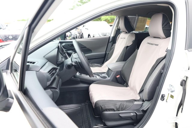 Subaru Crosstrek Vehicle Full-screen Gallery Image 8
