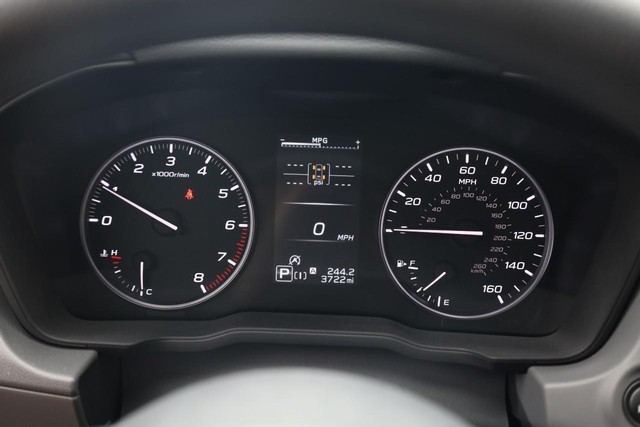 Subaru Crosstrek Vehicle Full-screen Gallery Image 10