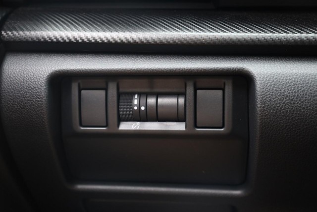 Subaru Crosstrek Vehicle Full-screen Gallery Image 17