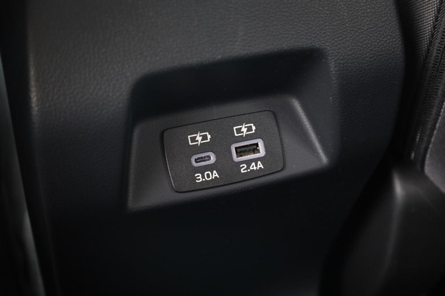 Subaru Crosstrek Vehicle Full-screen Gallery Image 19