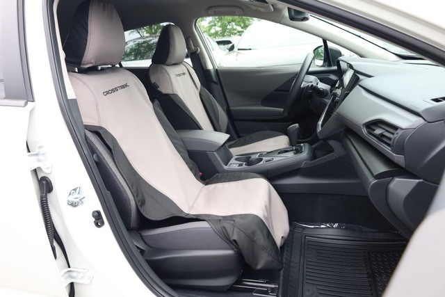 Subaru Crosstrek Vehicle Full-screen Gallery Image 22