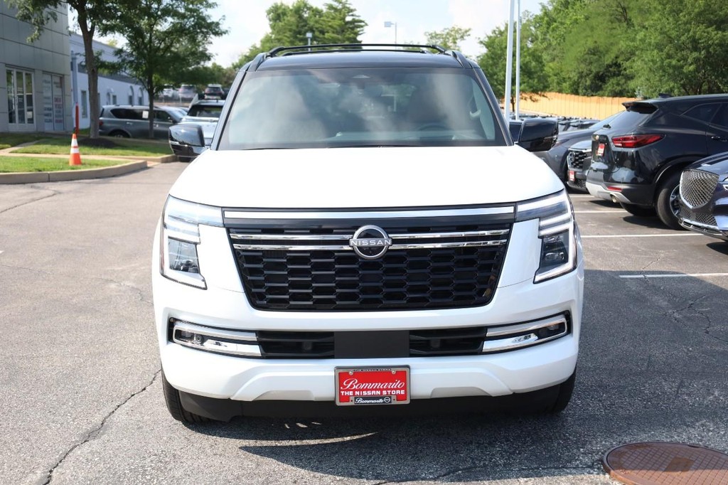 Nissan Armada Vehicle Full-screen Gallery Image 4