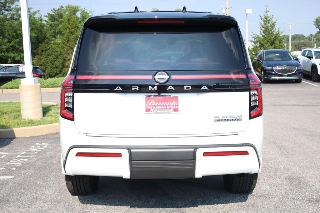 Nissan Armada Vehicle Full-screen Gallery Image 6