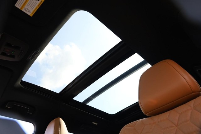 Nissan Armada Vehicle Full-screen Gallery Image 11