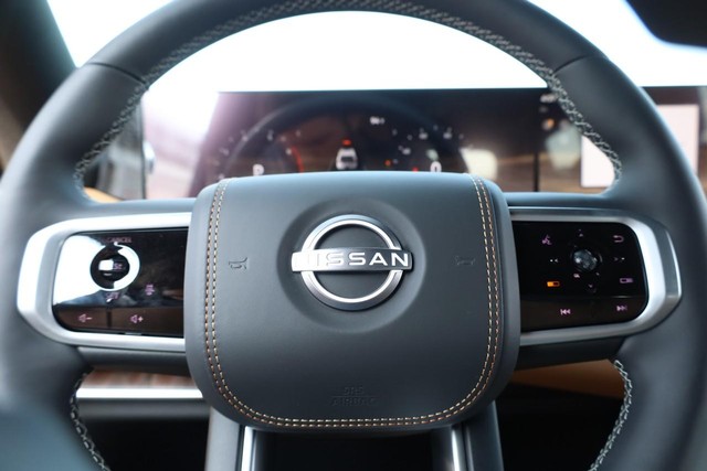 Nissan Armada Vehicle Full-screen Gallery Image 13