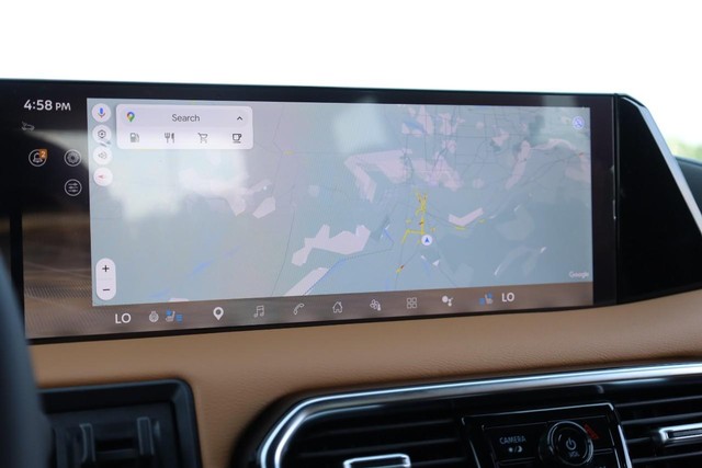 Nissan Armada Vehicle Full-screen Gallery Image 16