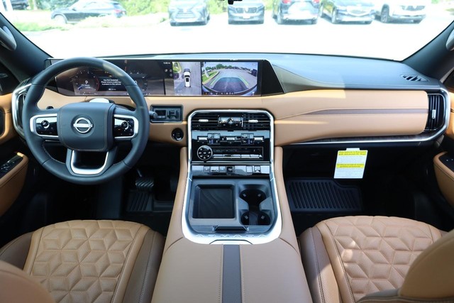 Nissan Armada Vehicle Full-screen Gallery Image 28