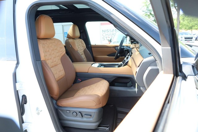 Nissan Armada Vehicle Full-screen Gallery Image 31