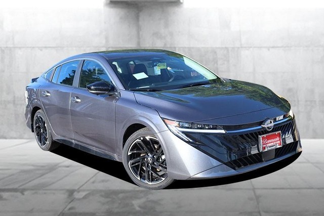 Nissan Sentra Vehicle Image 02