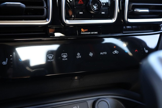 Nissan Sentra Vehicle Image 14