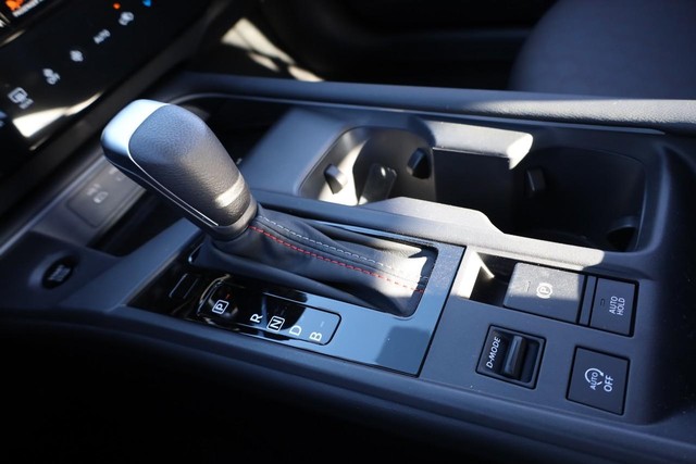 Nissan Sentra Vehicle Image 16