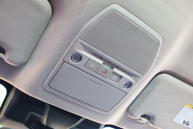 Nissan Sentra Vehicle Image 17