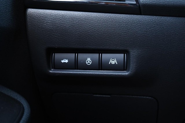 Nissan Sentra Vehicle Image 19