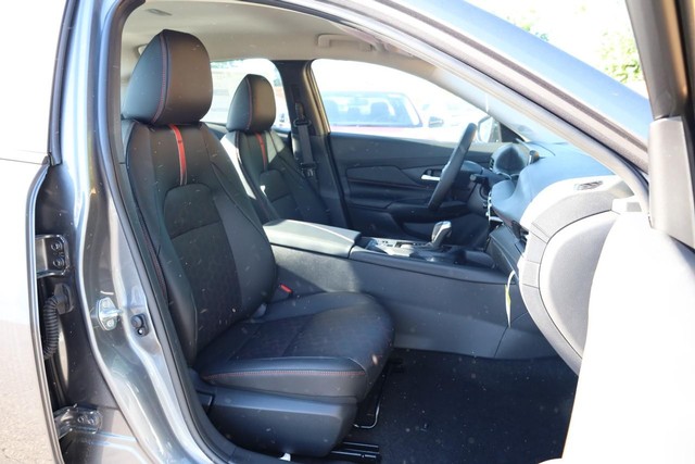 Nissan Sentra Vehicle Image 25