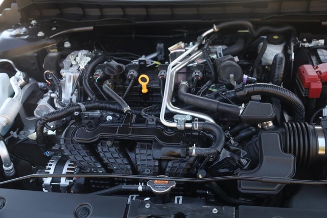 Nissan Altima Vehicle Full-screen Gallery Image 25