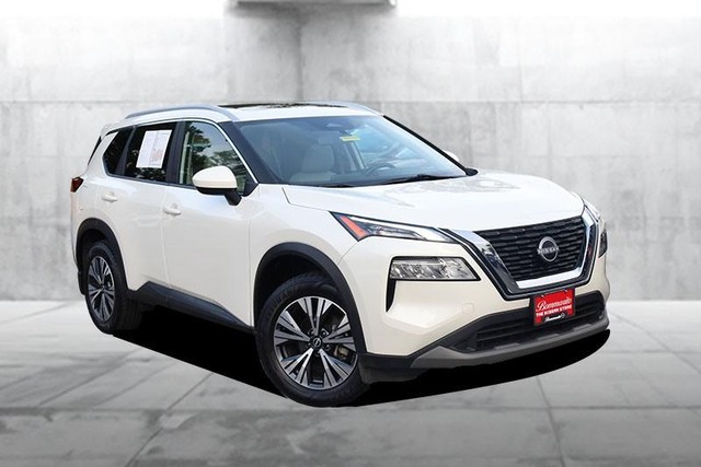 Nissan Rogue Vehicle Image 02
