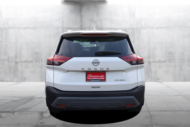 Nissan Rogue Vehicle Image 06