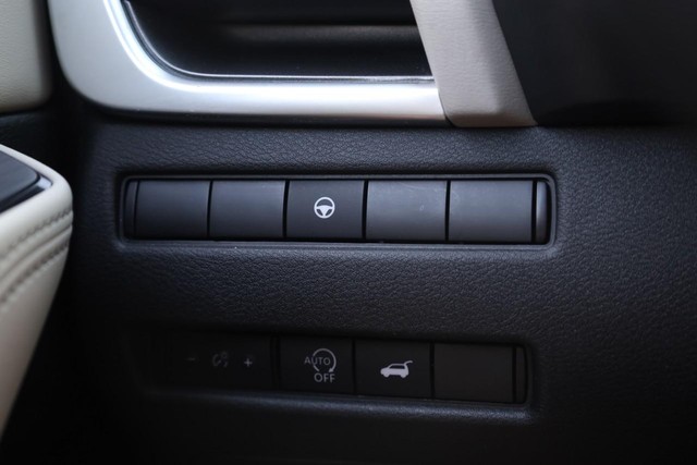 Nissan Rogue Vehicle Image 20