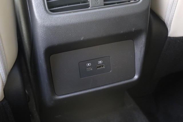Nissan Rogue Vehicle Image 24
