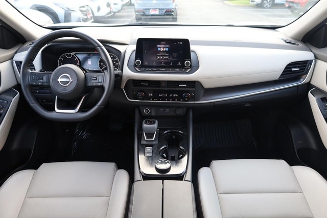 Nissan Rogue Vehicle Image 25