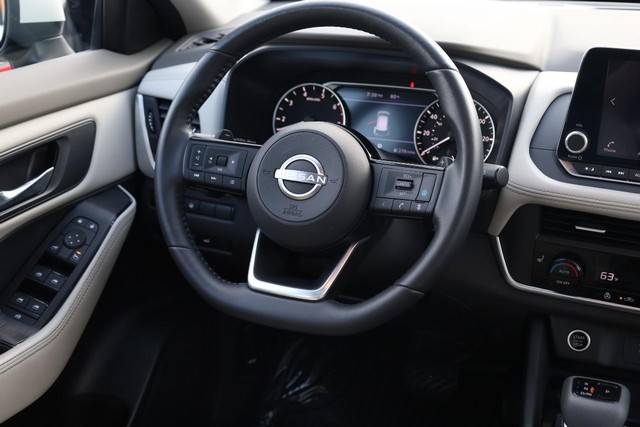 Nissan Rogue Vehicle Image 26