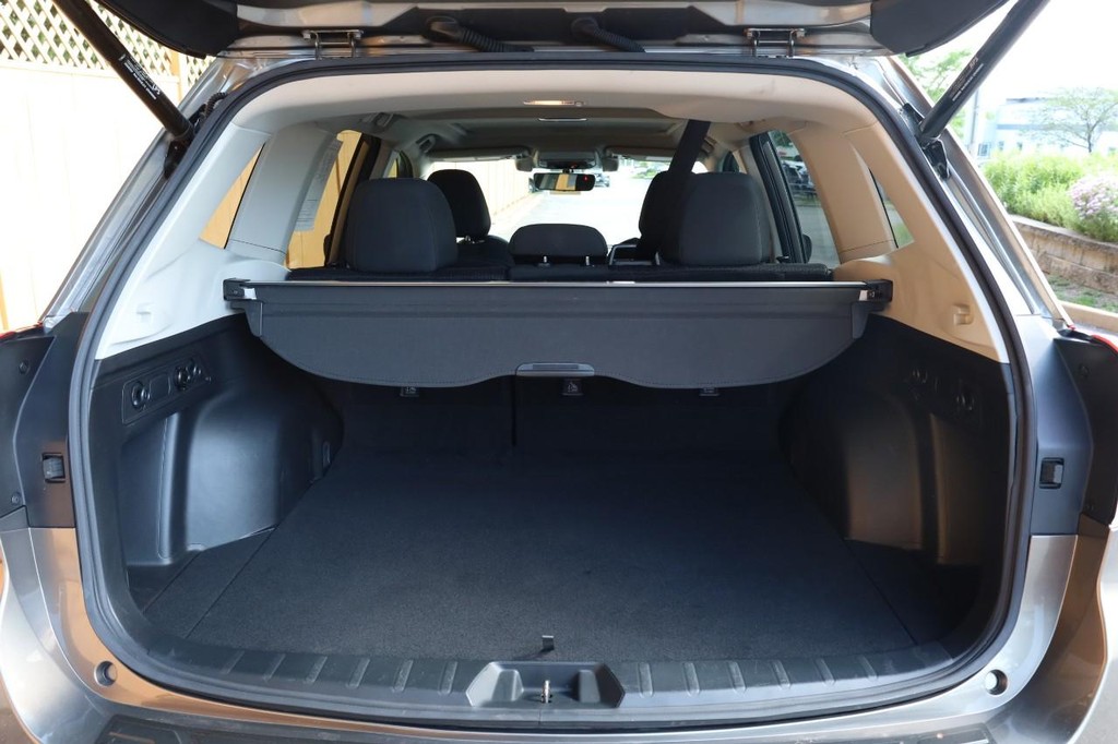Subaru Forester Vehicle Full-screen Gallery Image 7