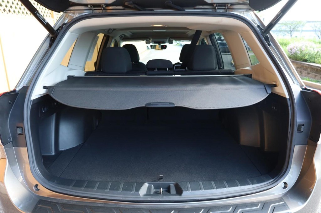 Subaru Forester Vehicle Full-screen Gallery Image 8