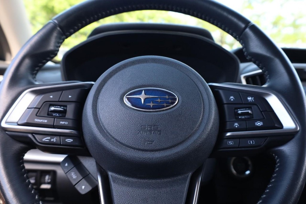 Subaru Forester Vehicle Full-screen Gallery Image 12