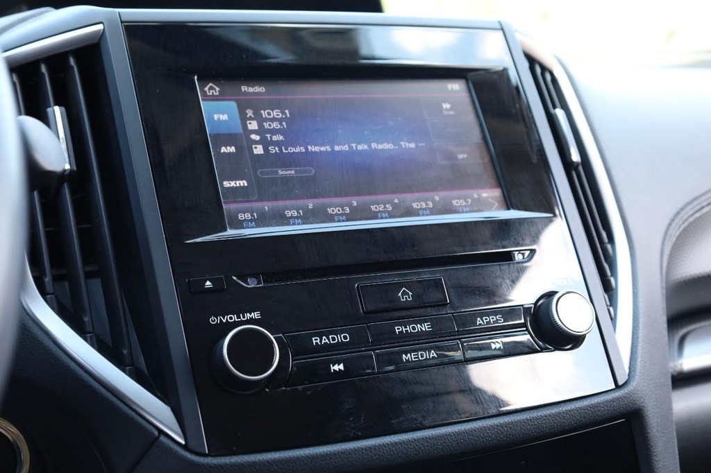 Subaru Forester Vehicle Full-screen Gallery Image 16
