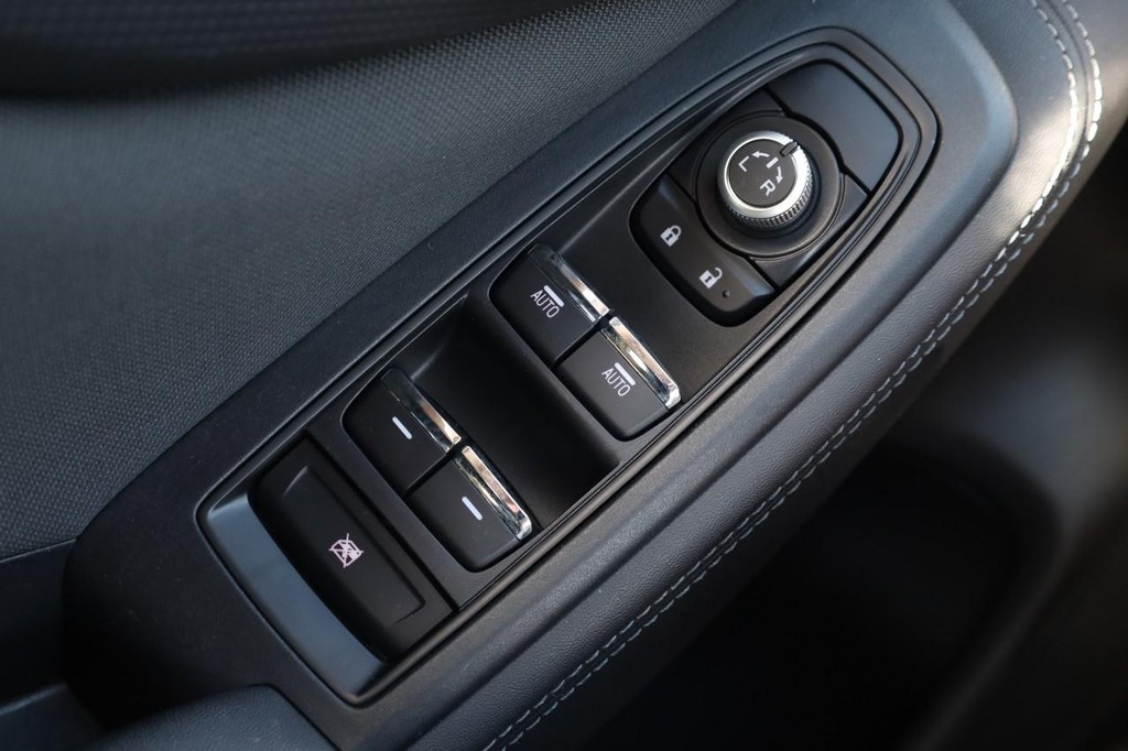 Subaru Forester Vehicle Full-screen Gallery Image 21