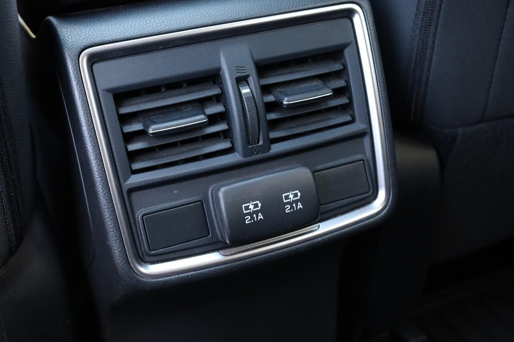 Subaru Forester Vehicle Full-screen Gallery Image 24