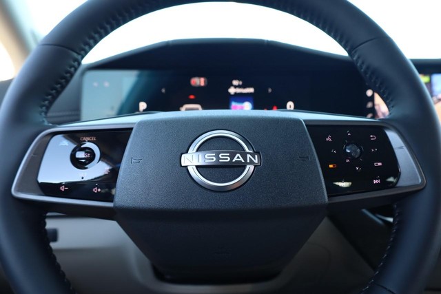 Nissan Murano Vehicle Image 11