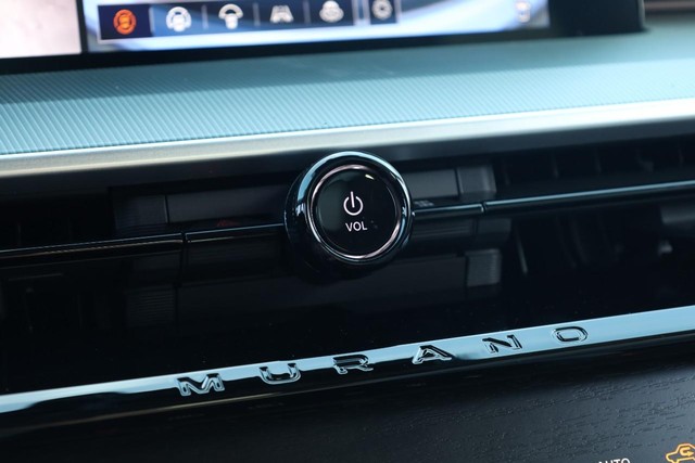 Nissan Murano Vehicle Image 15
