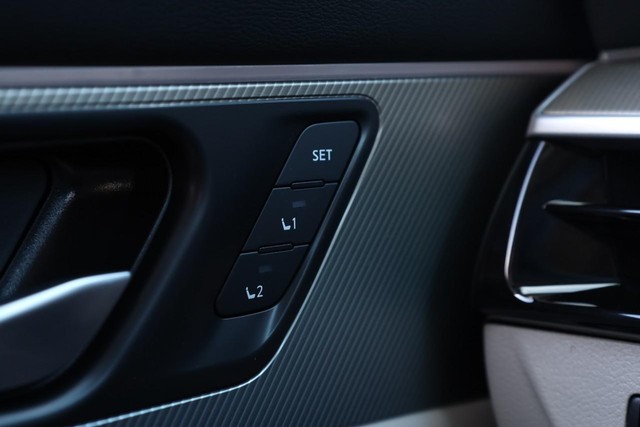 Nissan Murano Vehicle Image 21
