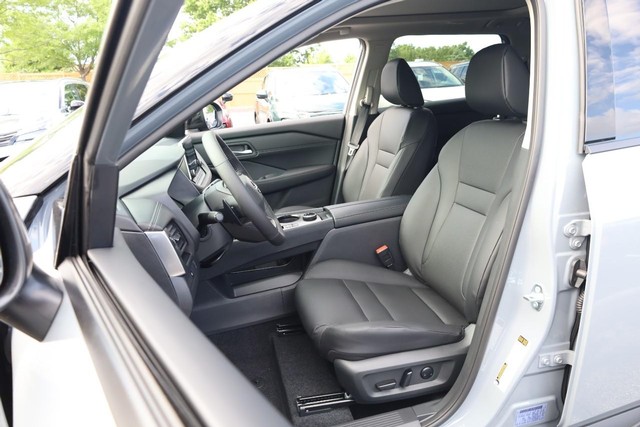 Nissan Rogue Vehicle Image 08