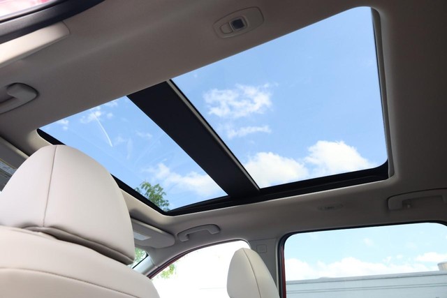 Nissan Rogue Vehicle Image 10
