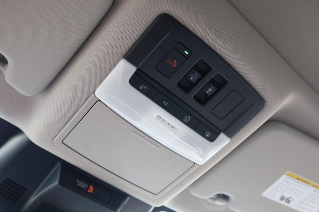 Nissan Rogue Vehicle Image 18