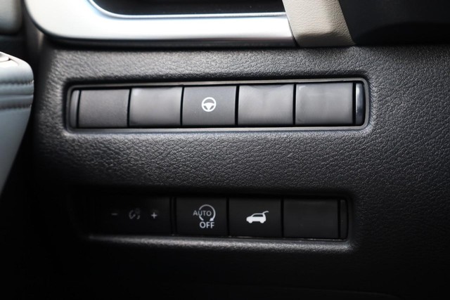 Nissan Rogue Vehicle Image 20