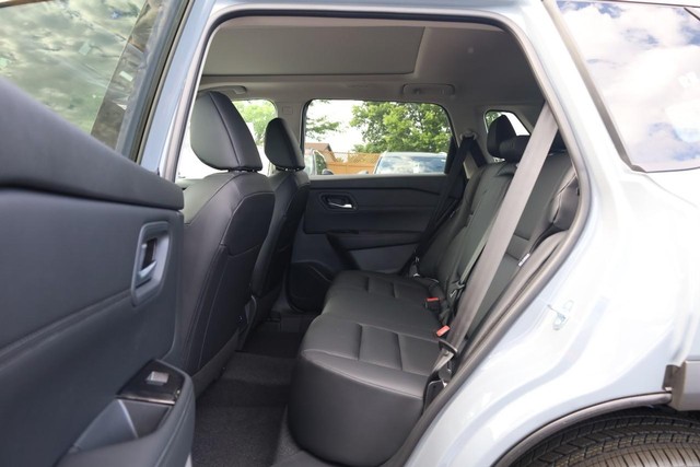 Nissan Rogue Vehicle Image 22