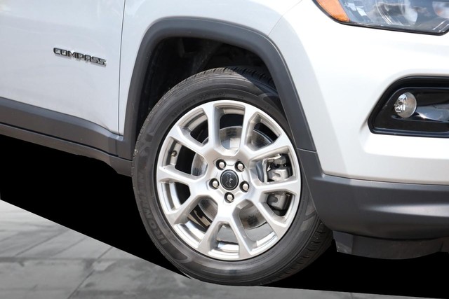 Jeep Compass Vehicle Image 03